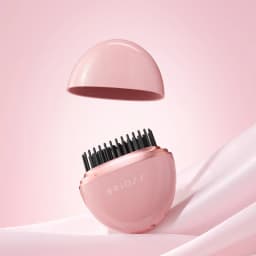 前髪、アホ毛、うねりの救世主♡ BRiOSSから持ち運べる「モバイルヘアアイロン」登場